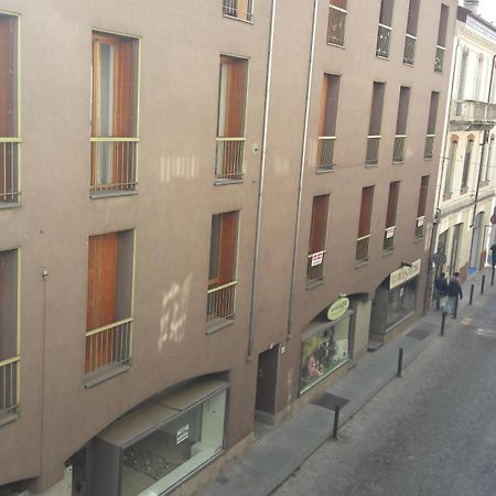 Appartamento Centrale Con Garage Asti Bagian luar foto