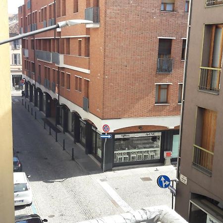 Appartamento Centrale Con Garage Asti Bagian luar foto