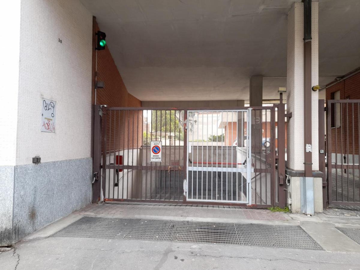 Appartamento Centrale Con Garage Asti Bagian luar foto
