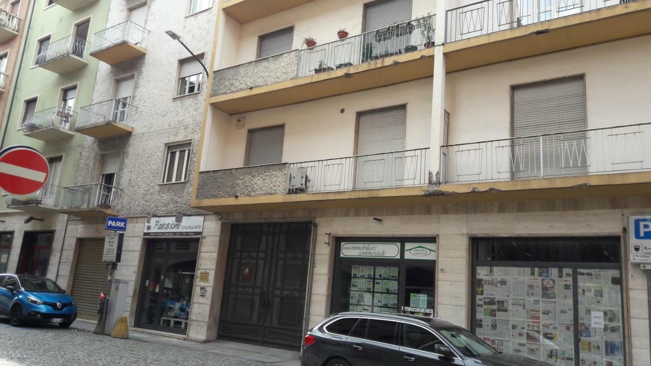 Appartamento Centrale Con Garage Asti Bagian luar foto